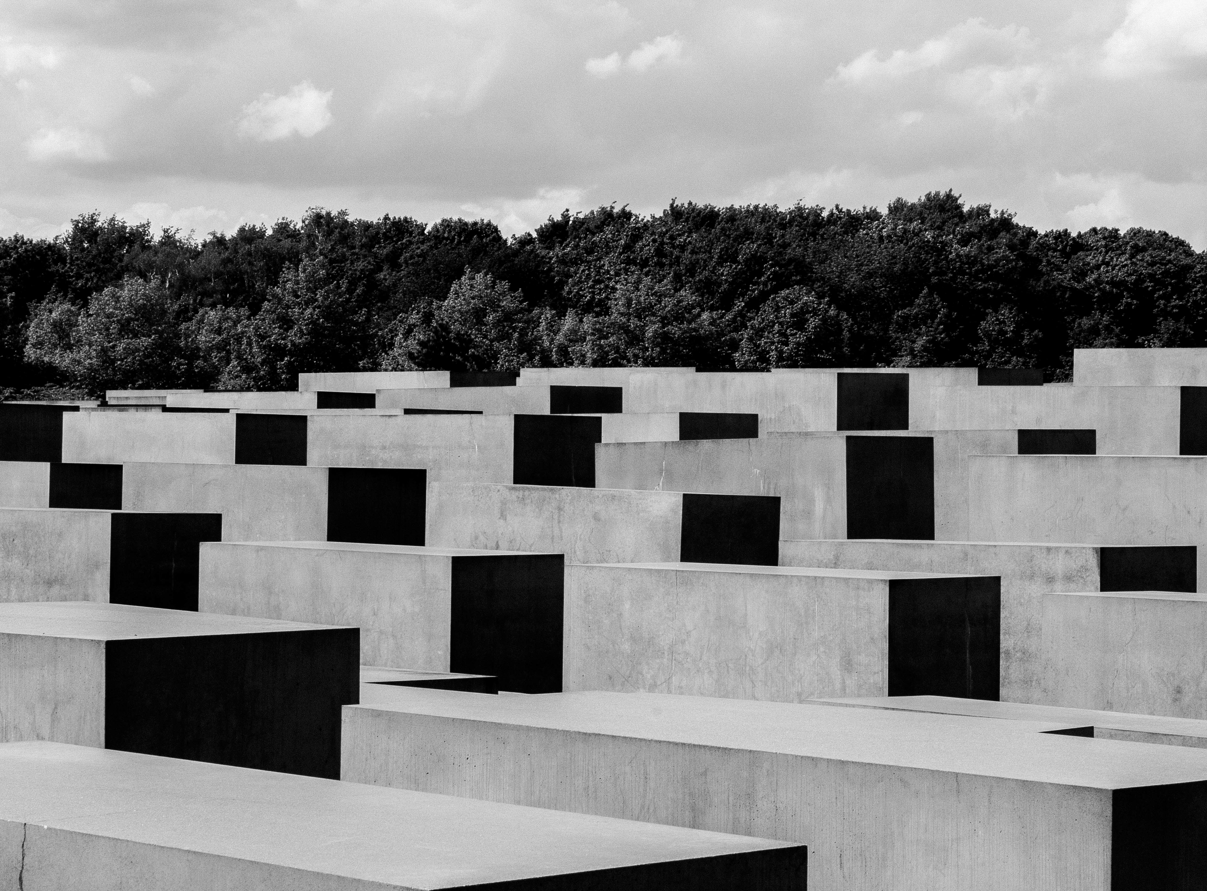 Мэр Хабаровска пообещал восстановить памятник Максиму Горькому