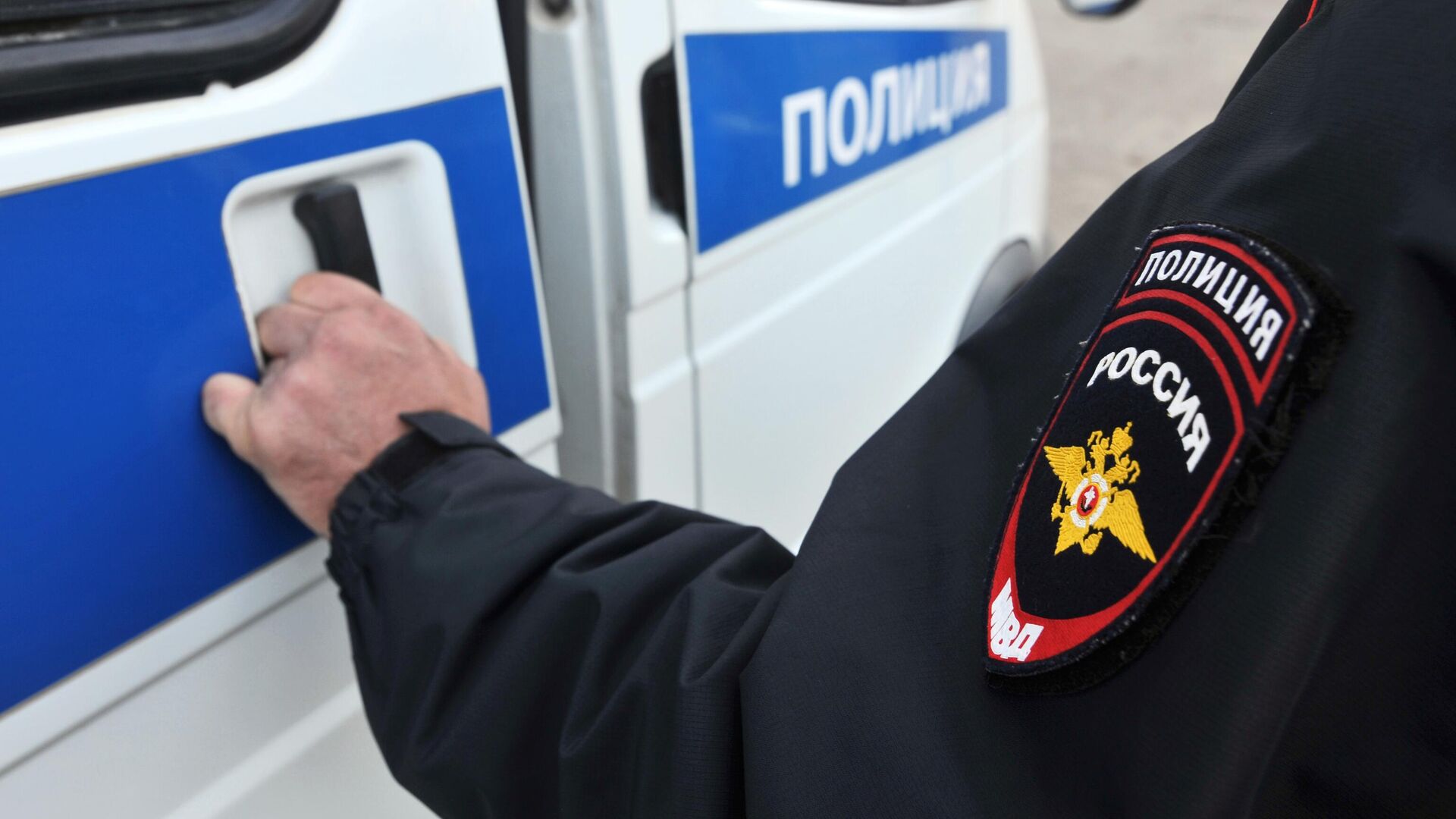 Мужчина устроил стрельбу из окна в Карелии