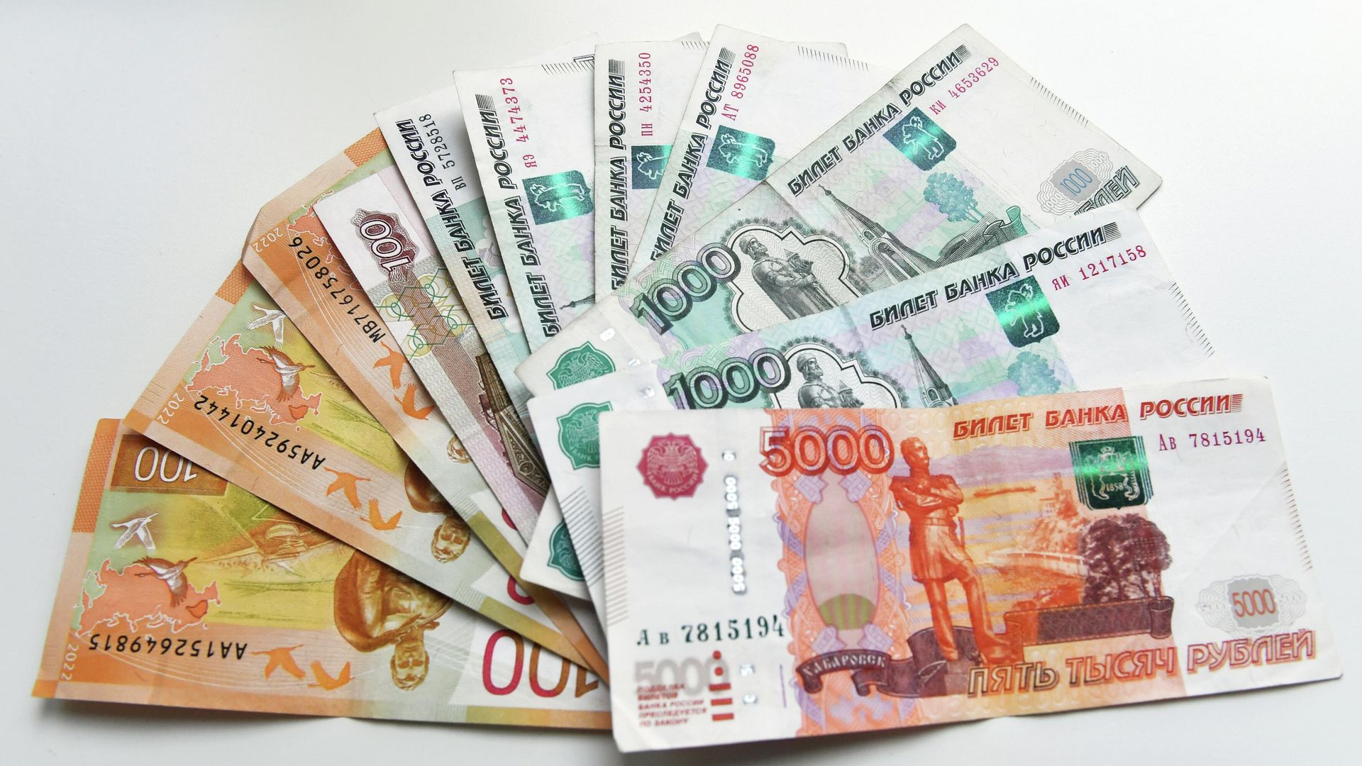 Зарплаты в России превысили доходы в трех странах ЕС — СМИ