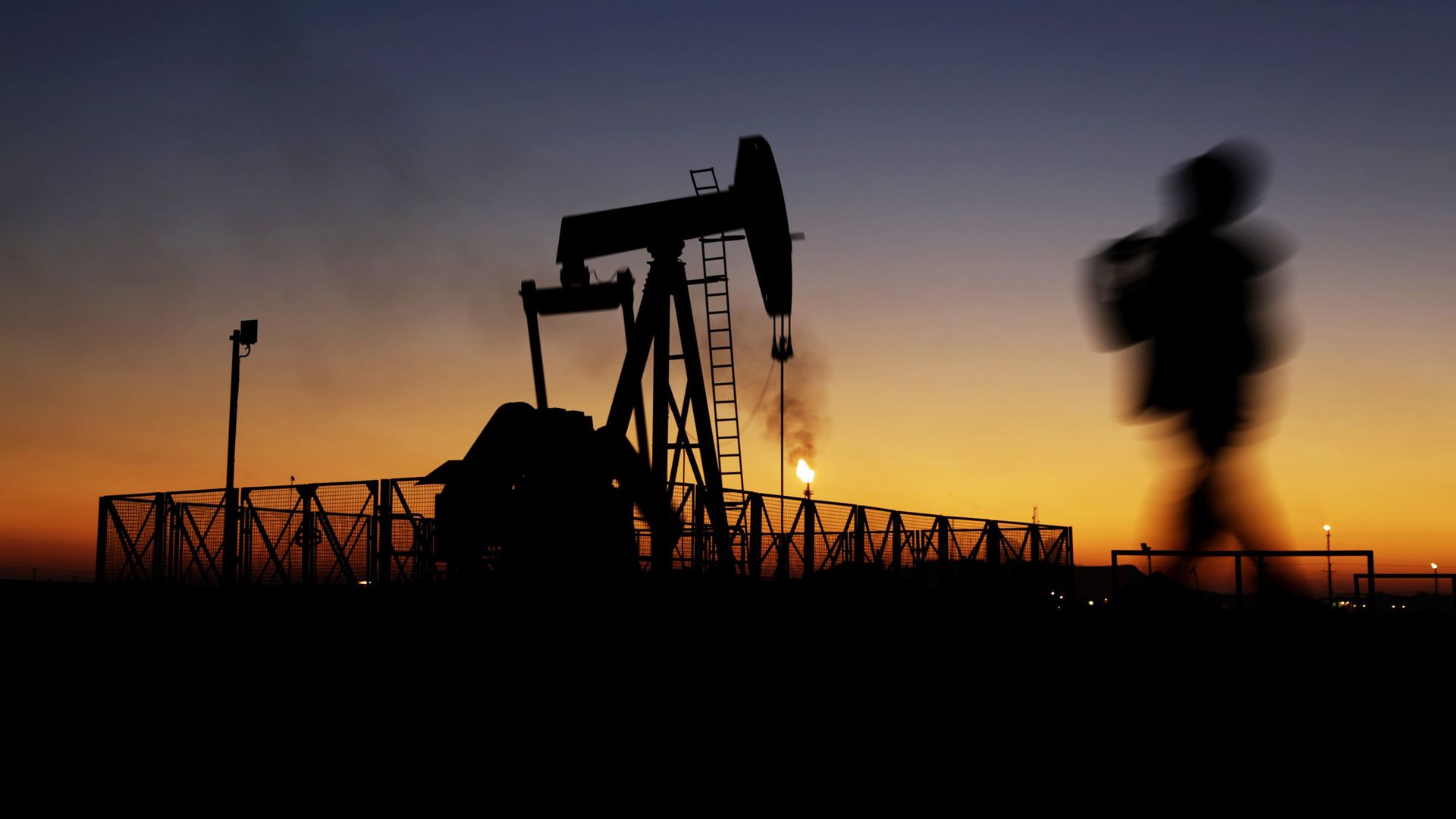 В Диксоне отгрузили первый танкер с нефтью, добытой на «Восток Ойле»